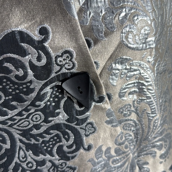 IC by Connie K Metalic grays Button Front blazer Size Medium - Picture 2 of 5